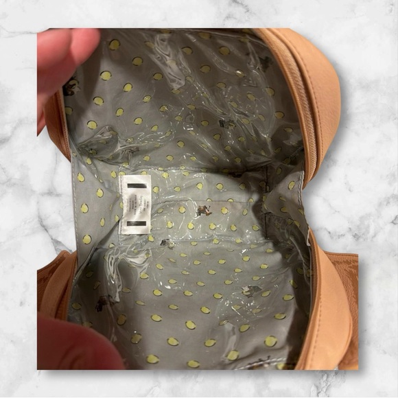 Vera Bradley Dog Cosmetic Bag W/Bundle Items NWT - Picture 4 of 8